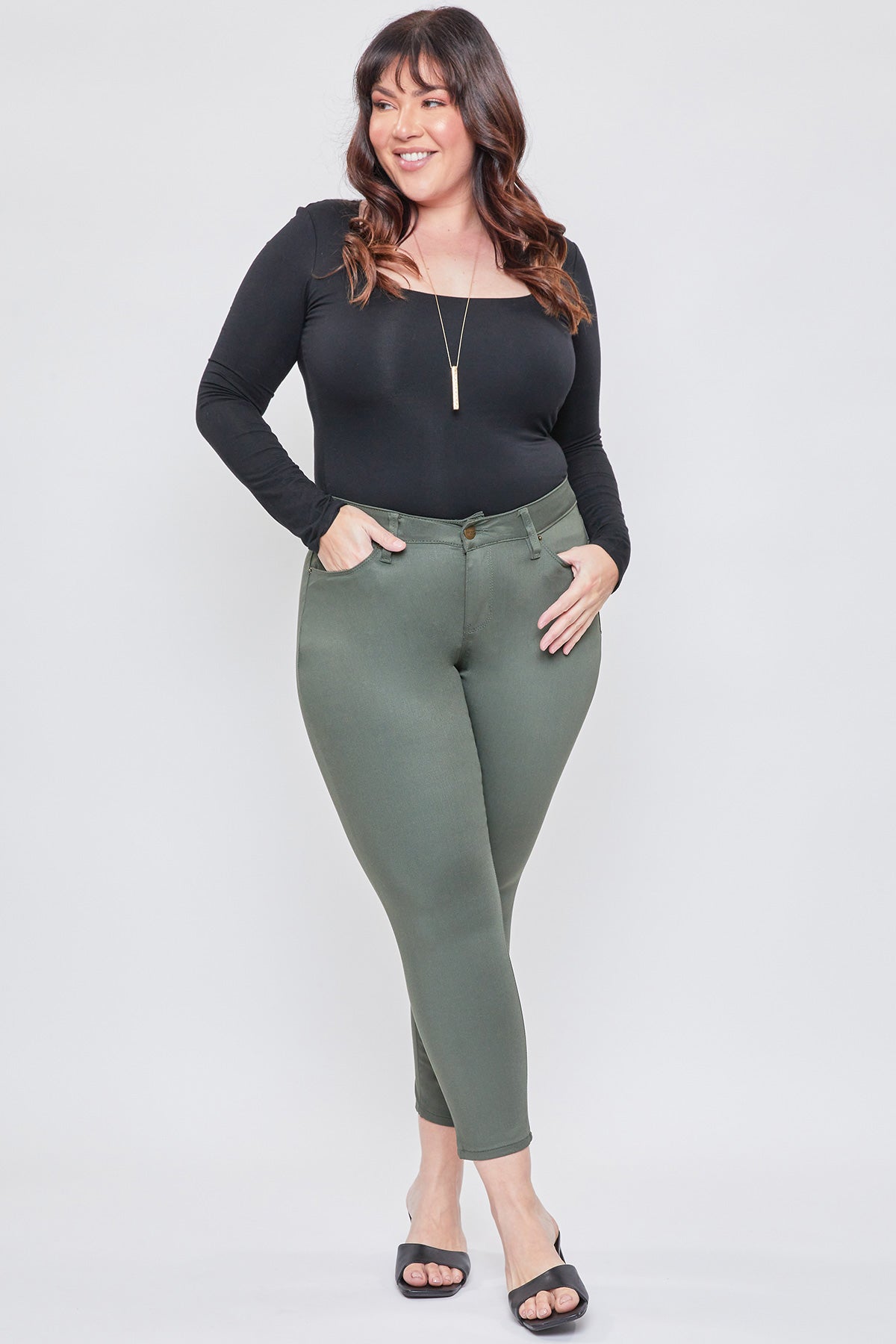 Women's Plus Size Forever Mid Rise Ankle Pants